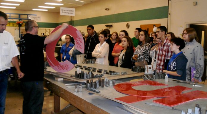 sign manufacturing day